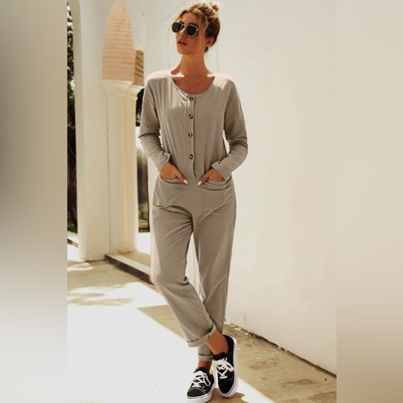Chic Comfort Buttoned Jumpsuit with Pockets - Picture 2 of 7